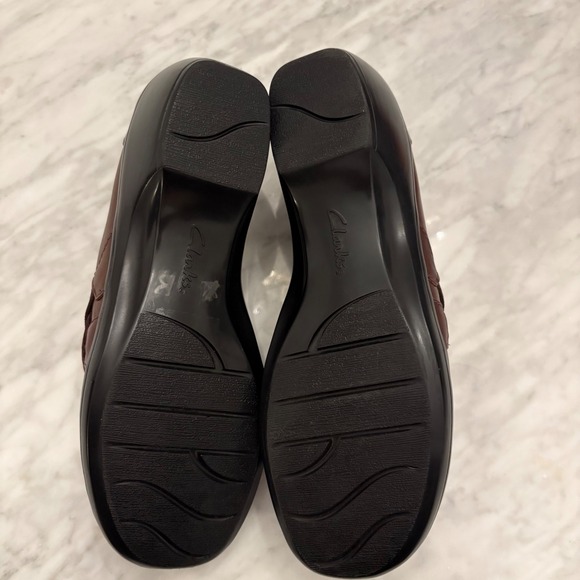 Clarks Women Brown Leather Slip On Loafer Shoes Comfort Cushion Size 11 - Picture 8 of 11